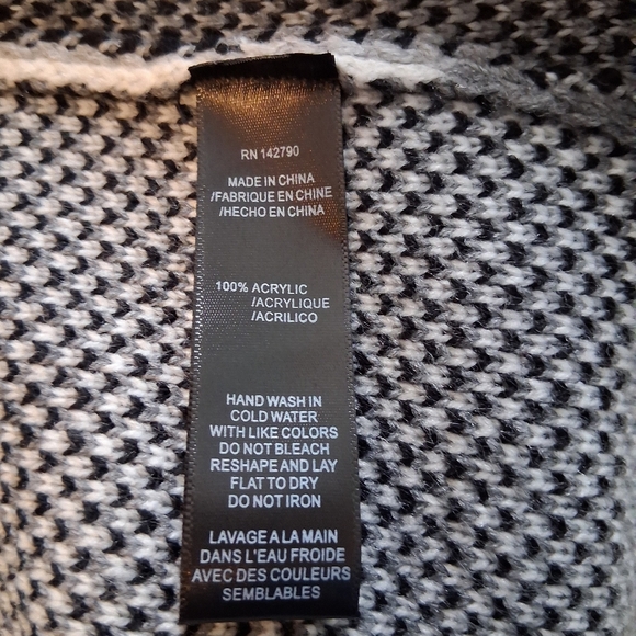 Vertigo Black Gray White Color Block Cardigan Style Sweater Size M / P2P 20 - Picture 9 of 10
